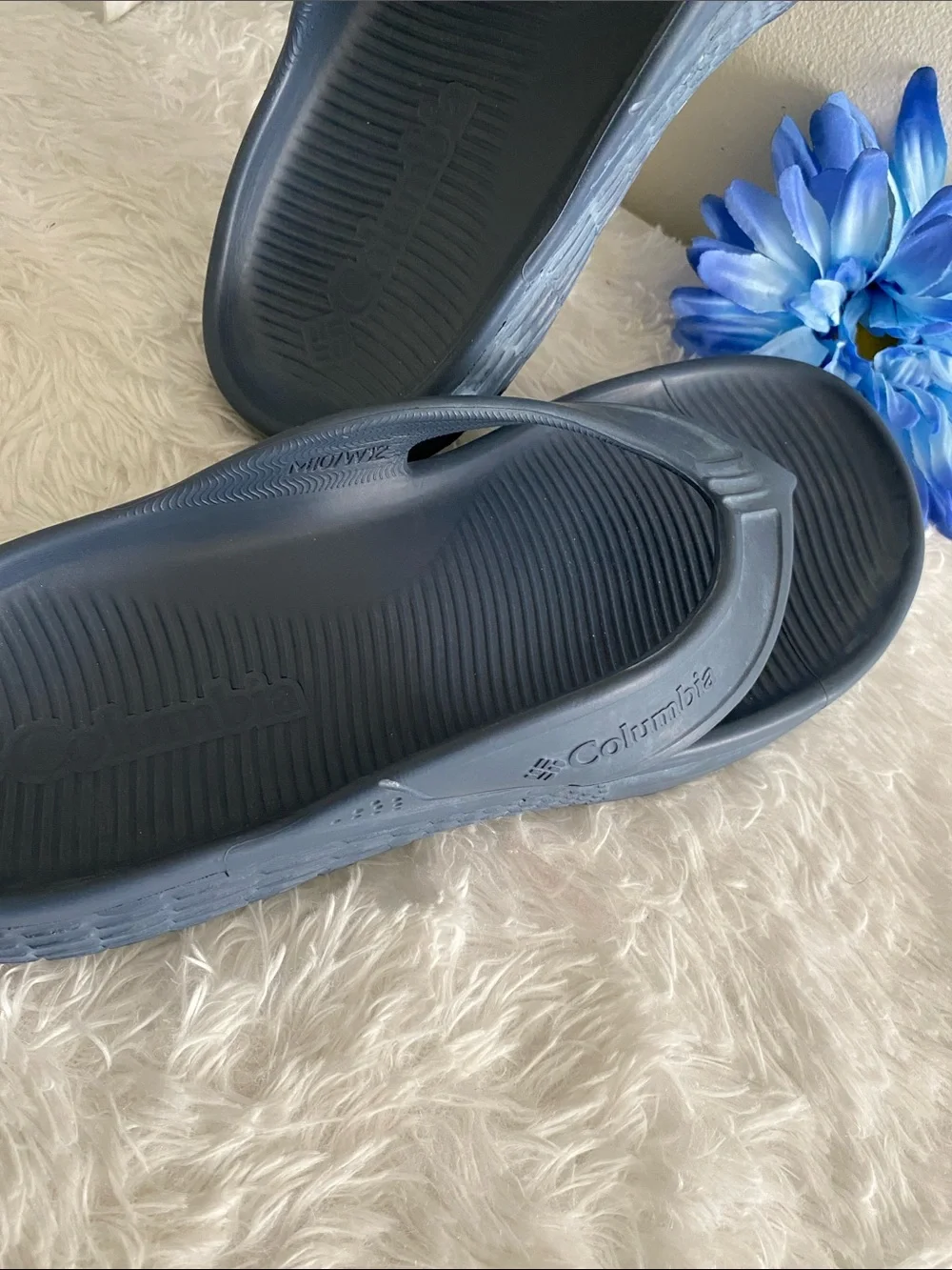 Columbia Men's Dark Blue Foam Flip-Flop Sandals sz 10
